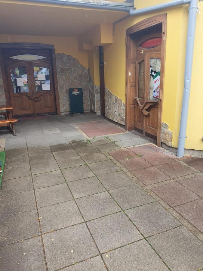 Apartman V Centre Mesta Martin Buitenkant foto